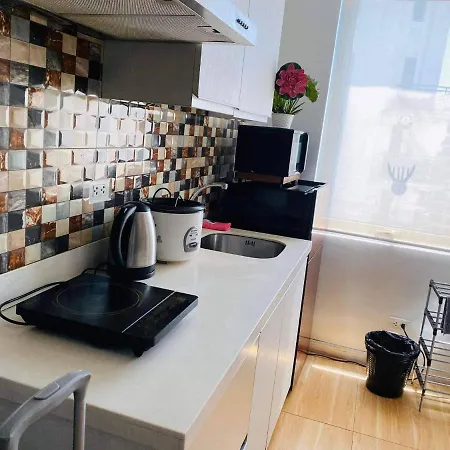 Azure C7 Balcony, Wifi, Near Mall Airport
