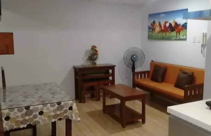 Apartment Azure C7 Balcony, Wifi, Near Mall Airport *