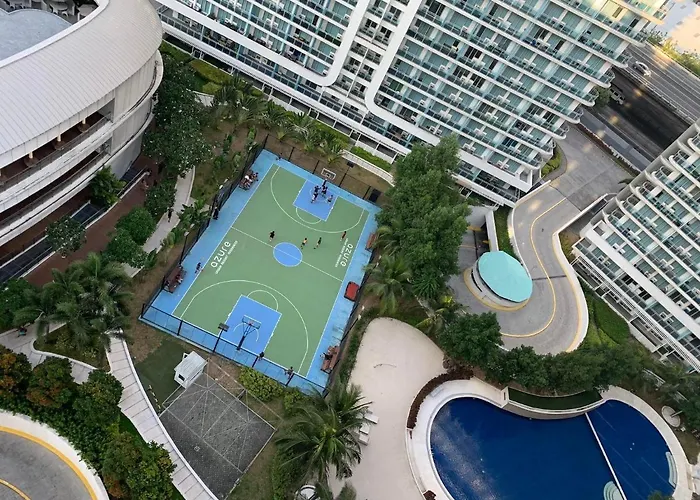 Azure C7 Balcony, Wifi, Near Mall Airport * Manila