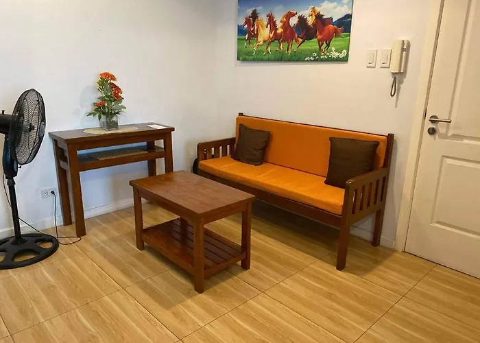 Azure C7 Balcony, Wifi, Near Mall Airport *