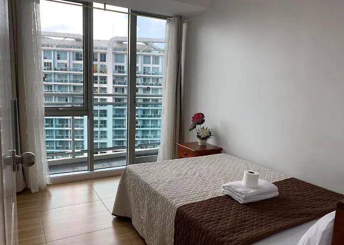 Azure C7 Balcony, Wifi, Near Mall Airport * Manila