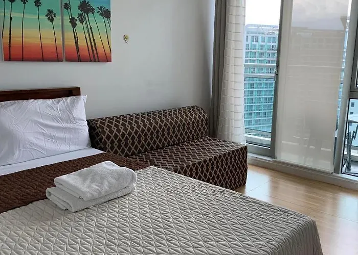 Azure C7 Balcony, Wifi, Near Mall Airport