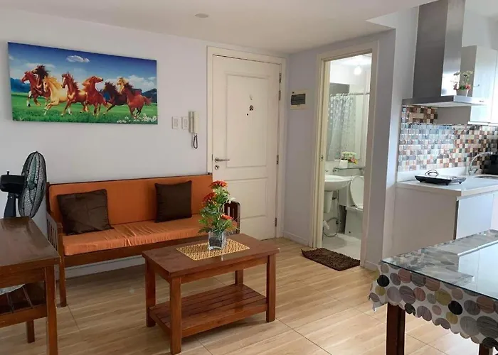 Azure C7 Balcony, Wifi, Near Mall Airport * Manila
