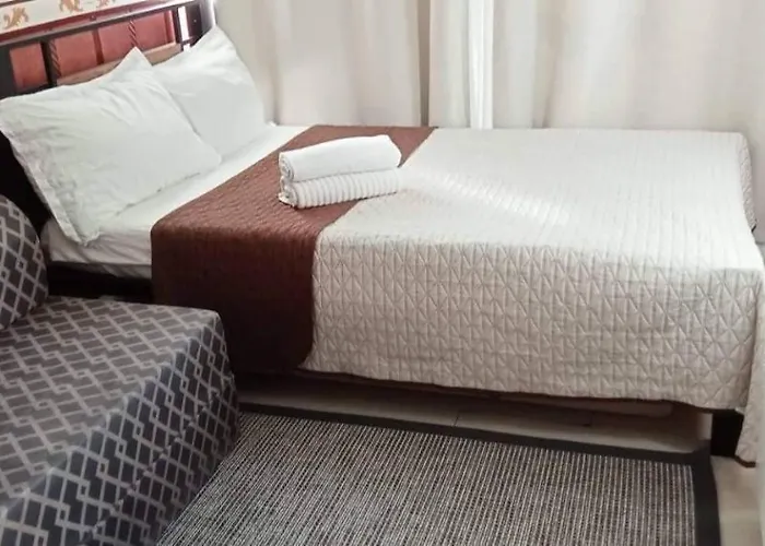 Azure C7 Balcony, Wifi, Near Mall Airport Apartment Manila