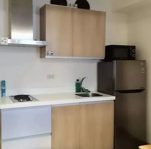 Apartment Azure C7 Balcony, Wifi, Near Mall Airport Manila