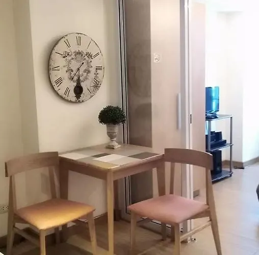 Azure C7 Balcony, Wifi, Near Mall Airport