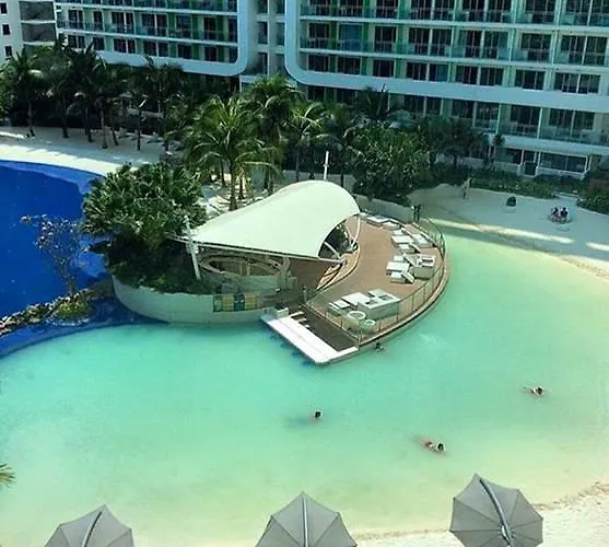 Azure C7 Balcony, Wifi, Near Mall Airport Apartment *