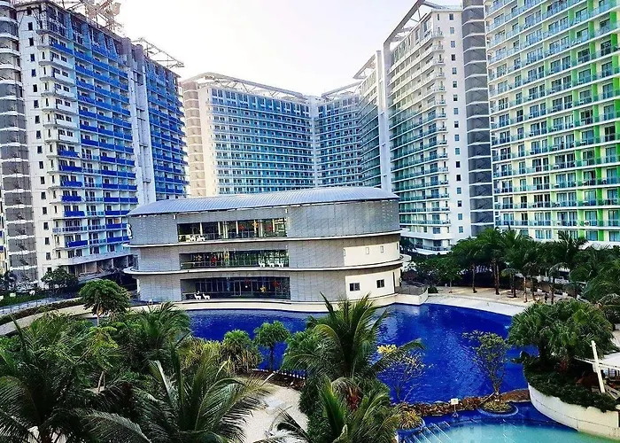 Azure C7 Balcony, Wifi, Near Mall Airport *