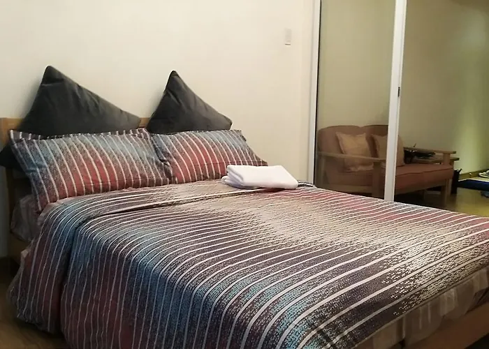 Azure C7 Balcony, Wifi, Near Mall Airport Apartment *