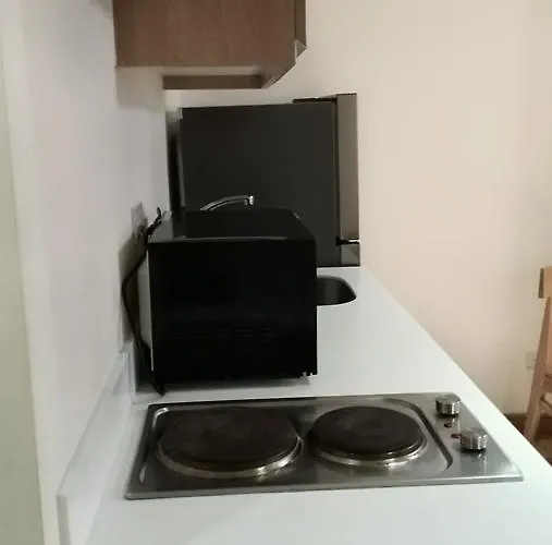 Apartment Azure C7 Balcony, Wifi, Near Mall Airport Manila