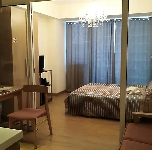 Azure C7 Balcony, Wifi, Near Mall Airport *