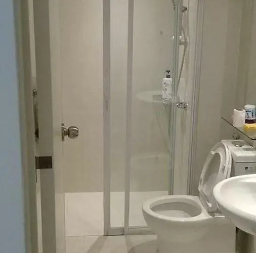 Azure C7 Balcony, Wifi, Near Mall Airport Apartment Manila