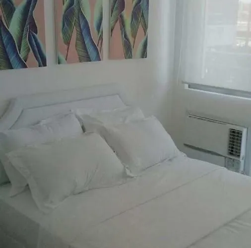 Azure C7 Balcony, Wifi, Near Mall Airport *