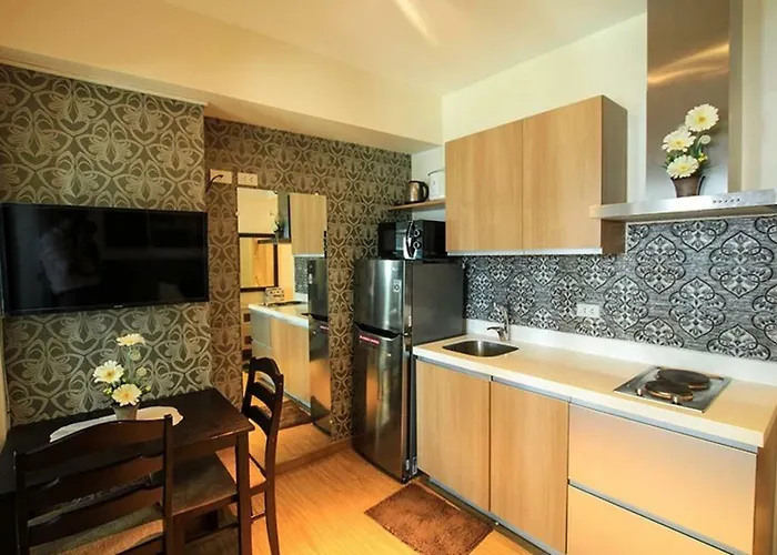 Azure C7 Balcony, Wifi, Near Mall Airport